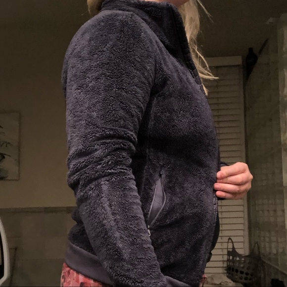 Northface fuzzy sweatshirt - Picture 3 of 4